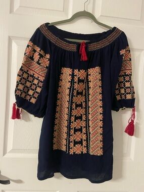 T12a- LADY LARI Navy Needle-Point Embroidery Smocked BOHO Peasant Top